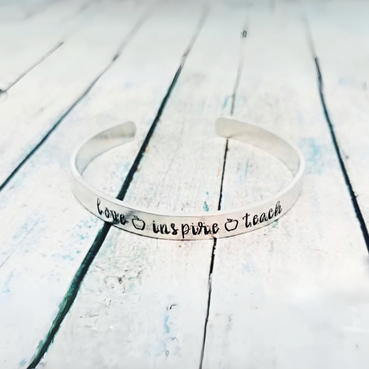 Love Inspire Teach, Bracelet