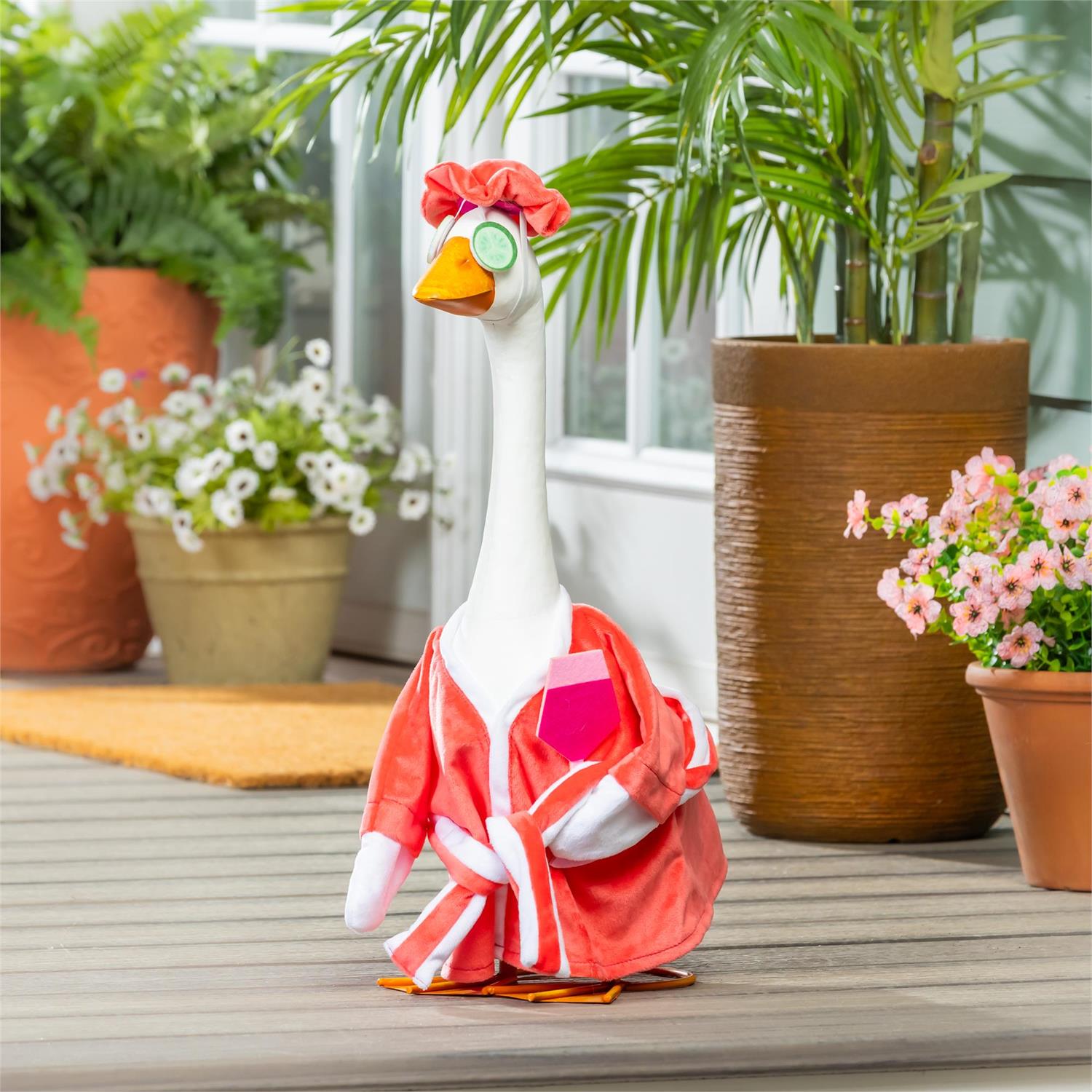 Giddy the Goose Outfit, Relaxation Time