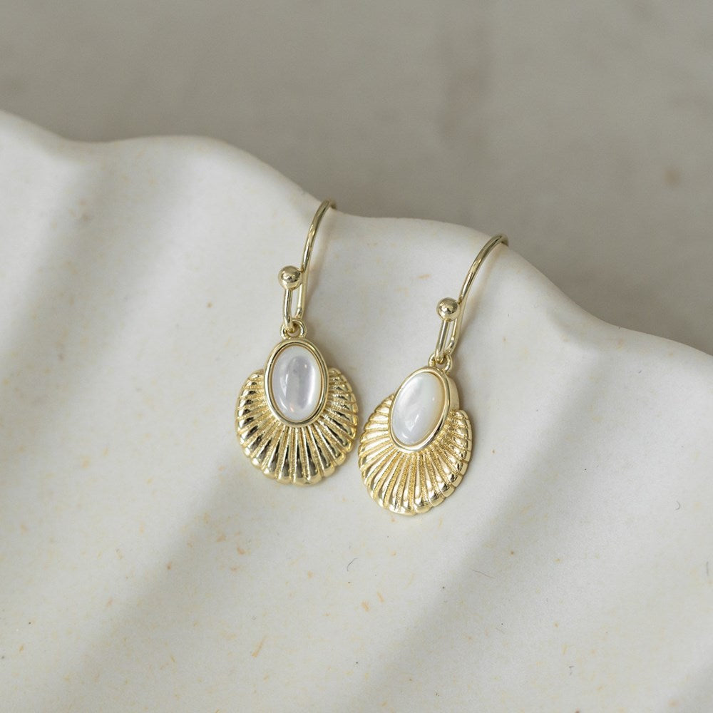 Asha Earrings In Gold 🇨🇦