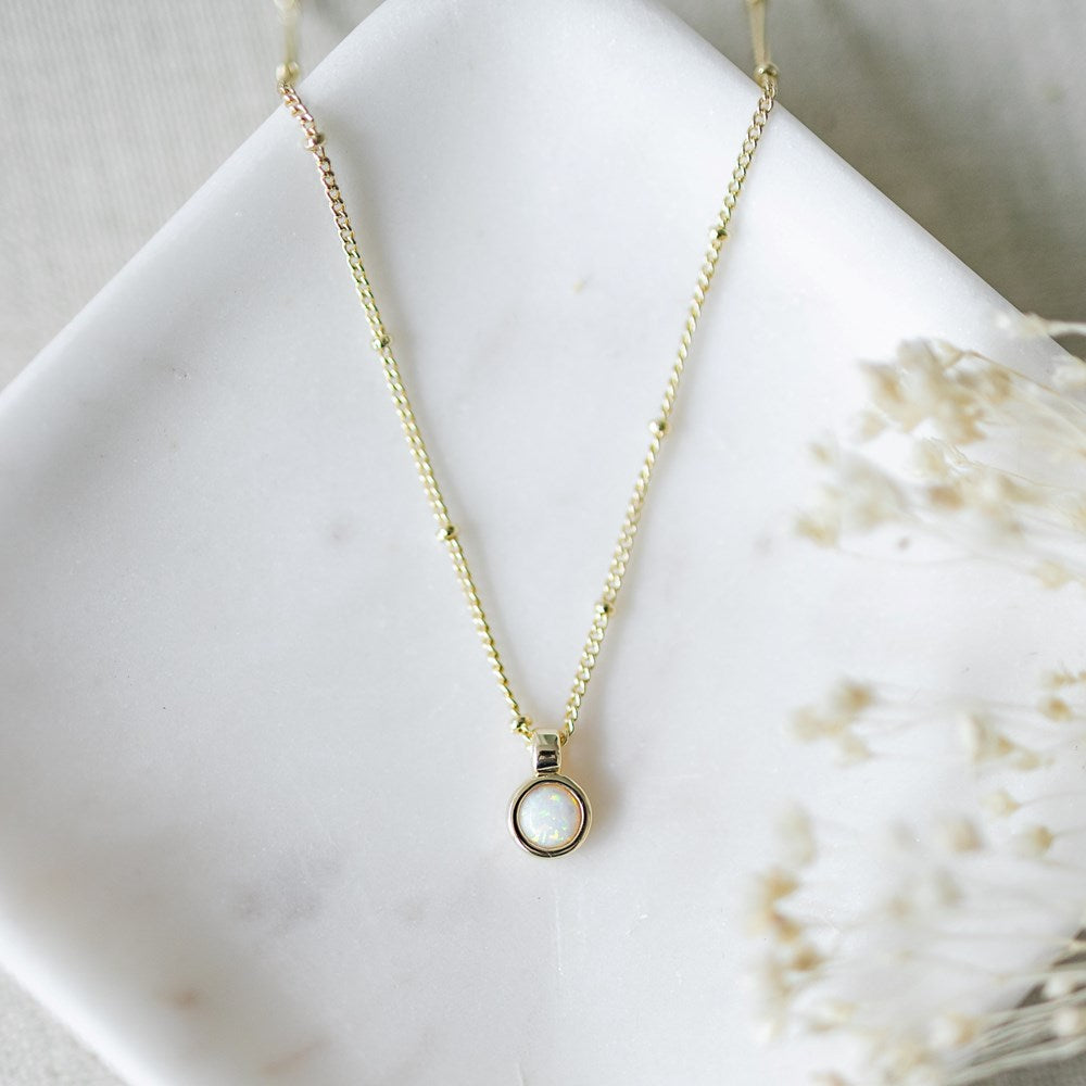Ona Necklace in Gold