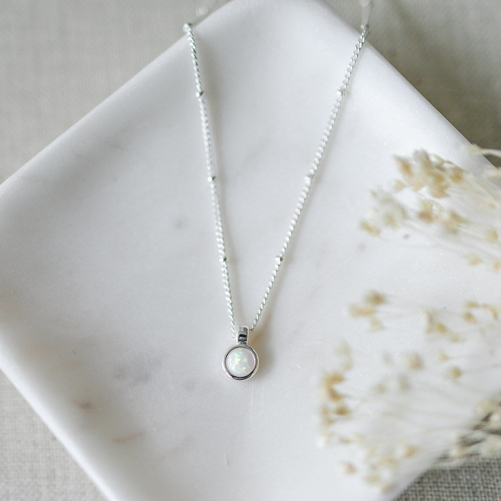 Ona Necklace in Silver
