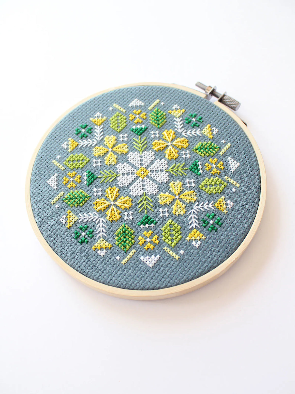 Alpine Flowers Counted Cross Stitch Kit 🇨🇦